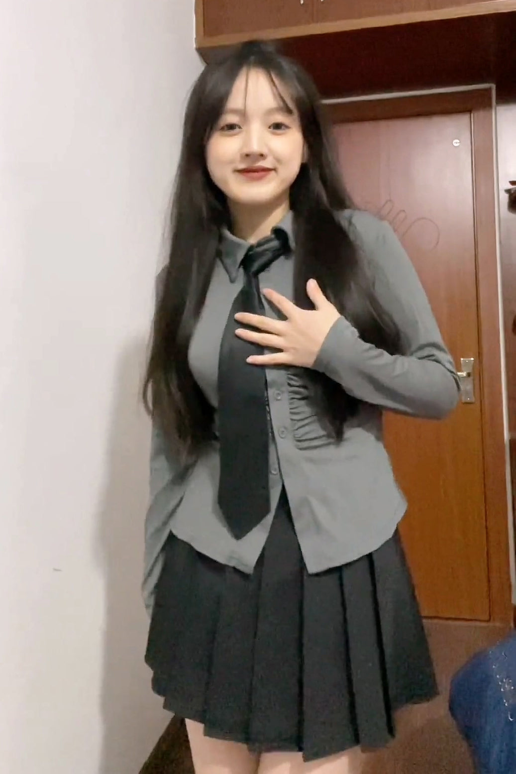 XYW 春新作  ハイウエスト  プリーツスカート  着やせ  学生