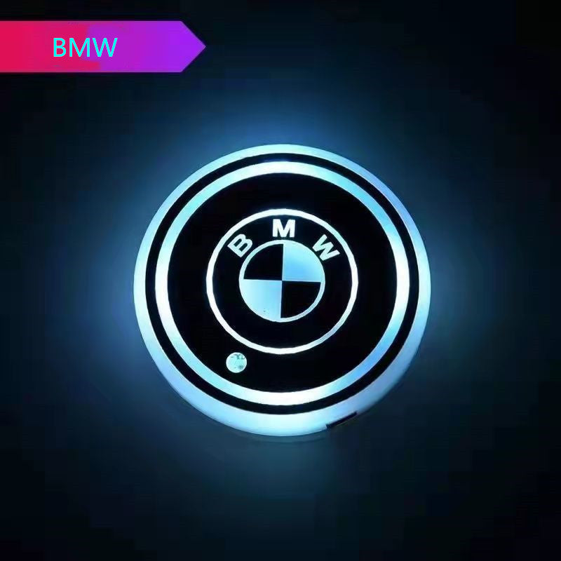 XYW LED ドリンクホルダー レインボー カーカップホルダー 2個セット 車載 ロゴ  マット  パッド セット 車用品