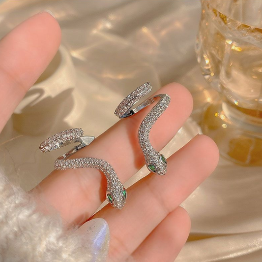 YQQ  金属蛇形  イヤーフック  かっこいい  ピアス穴がなくてもつけられます