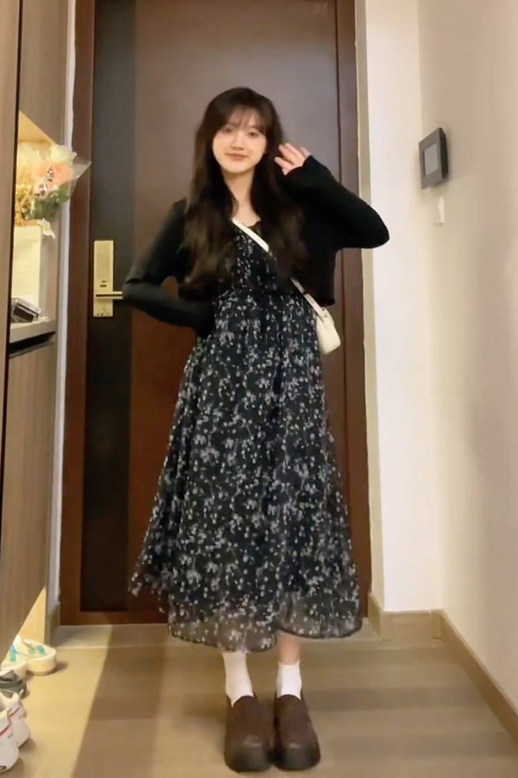 XYW 春夏  薄  カーディガン ブラウス + 花柄キャミワンピース セット ふりふり 着やせ
